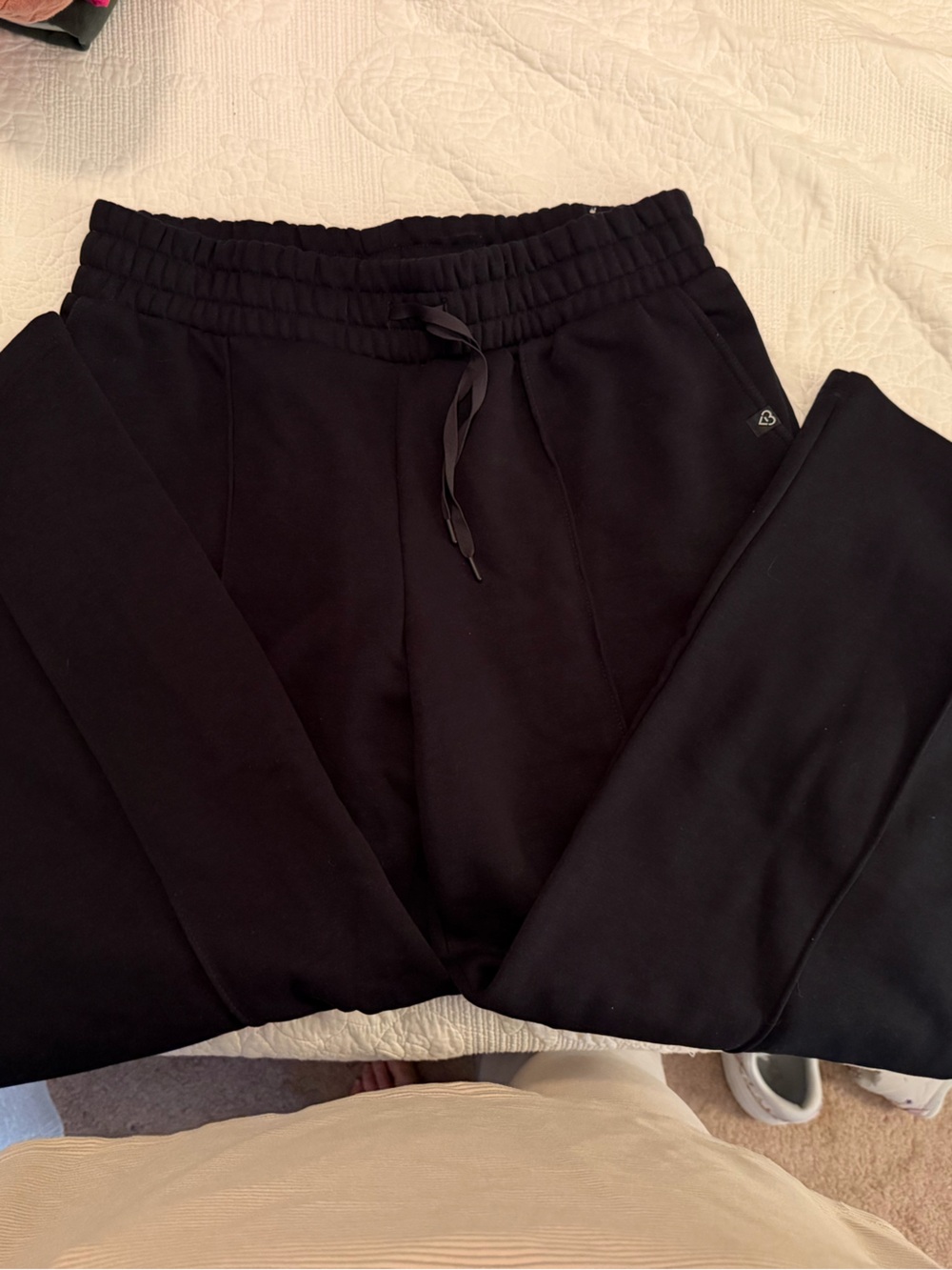 NWOT Blogilates Black Elastic Waist Joggers with Front Leg Seam